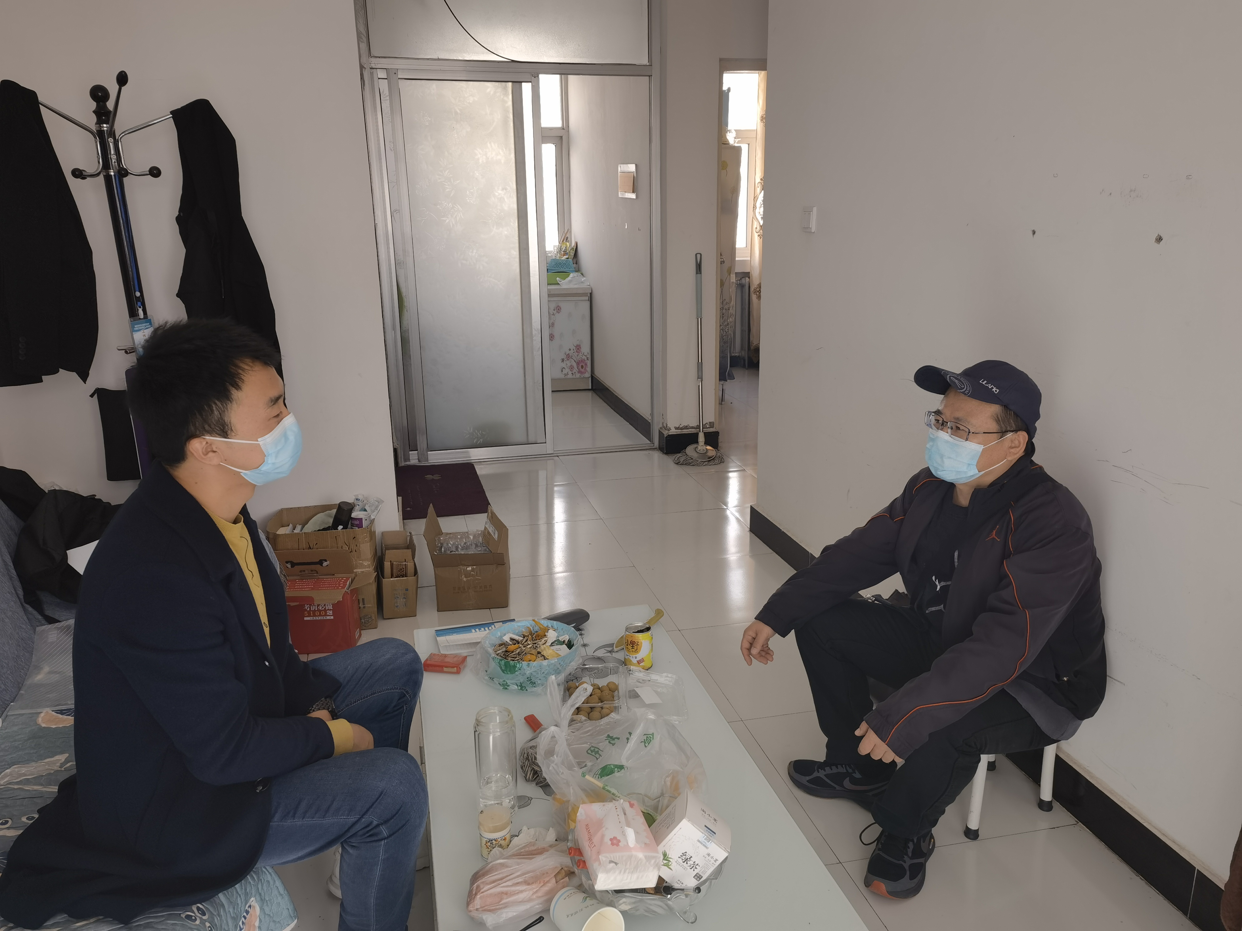 2021年11月10日涇源縣民生苑小區(qū)進行防疫入戶排查工作.jpg